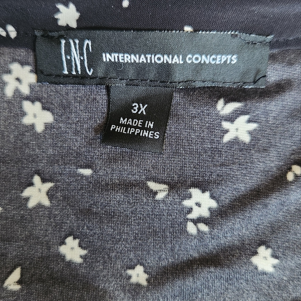 SOLD! INC Women's 3X Riley Ditsy Floral Pullover Long Sleeve - Picture 11 of 14